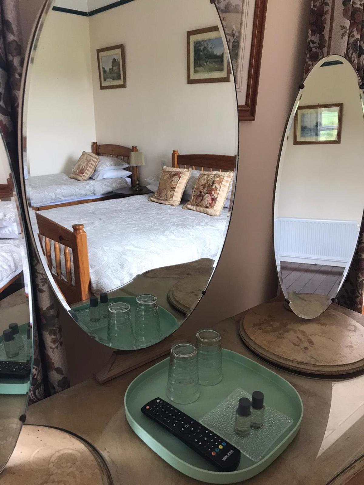 Kilburn House B&B Milltown  エクステリア 写真