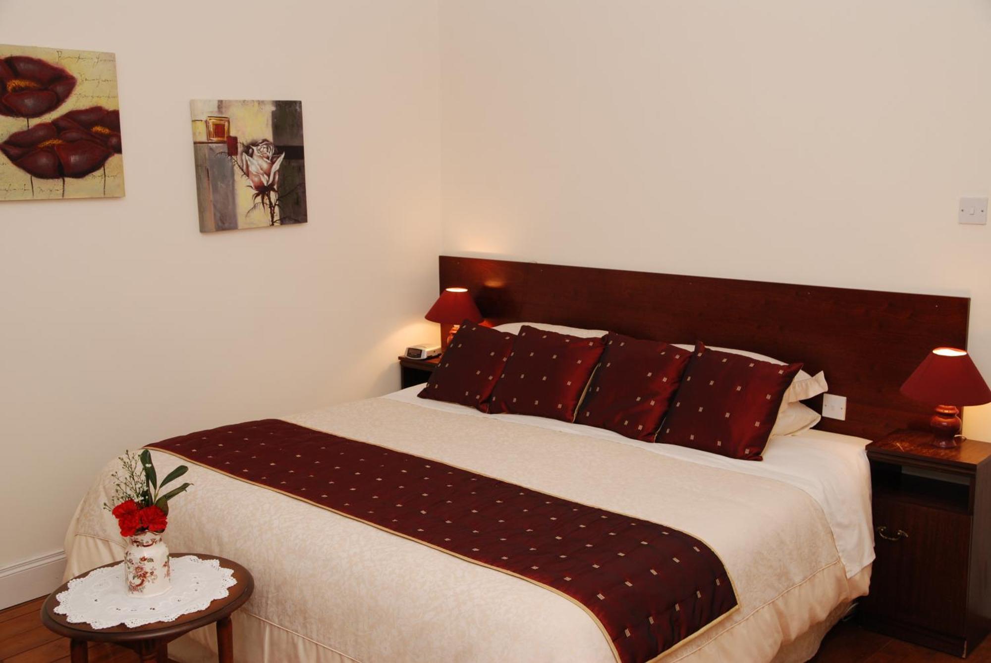 Kilburn House B&B Milltown  エクステリア 写真