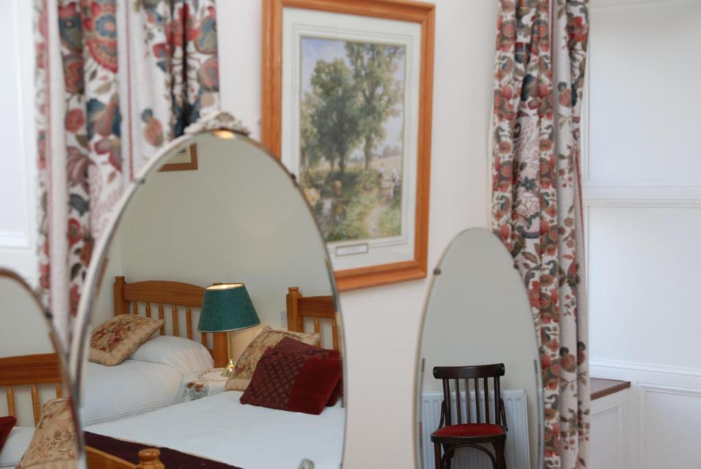 Kilburn House B&B Milltown  部屋 写真